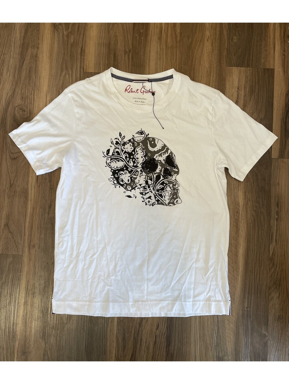 Robert Graham Men's Bed Of Skulls Print White Short Sleeve T-Shirt Large NEW